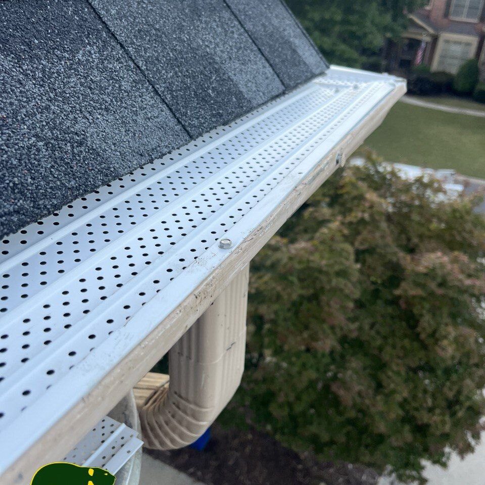 Gutter Cleaning & Maintenance